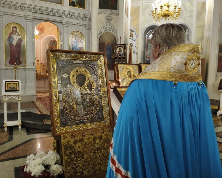     В Воскресенский храм Курска доставили чудотворную икону «Пряжевская»