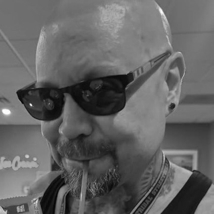     Умер басист Limp Bizkit Сэм Риверс