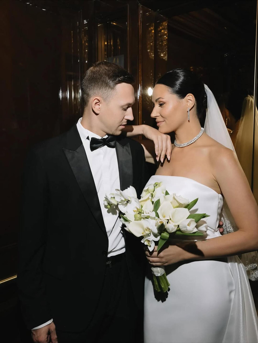    Кирилл Андреев с женой. Фото: Инстаграм (запрещён в РФ) @kirilltheone