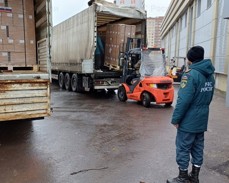     В Курскую область доставили 271 тонну гуманитарной помощи
