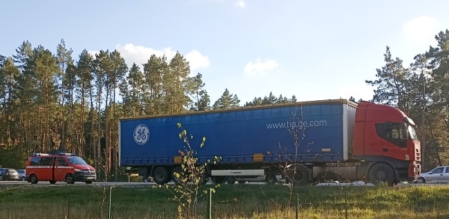 Идет проверка документов автомобиля Iveco