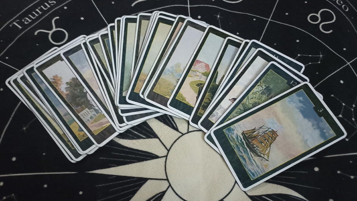 Колода карт Ленорман (одна из собственноручно вырезанных мною колод карт)