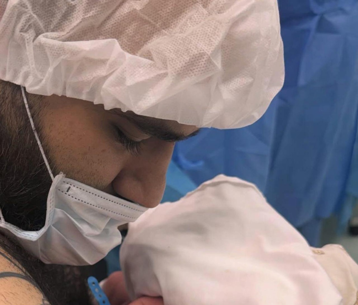     HammAli с ребенком.