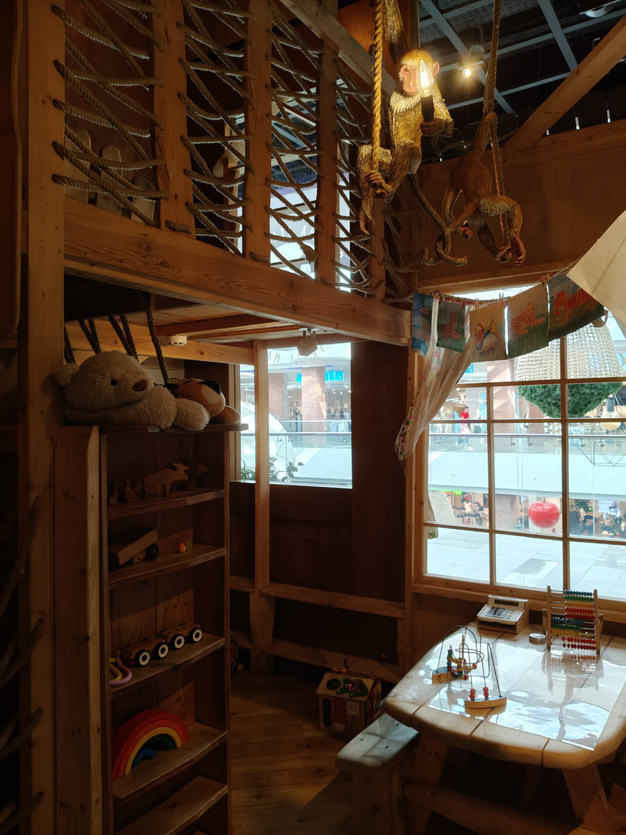 Это не просто детская комната, а маленький мир, который приведет в восторг любого ребёнка (и даже взрослого)!