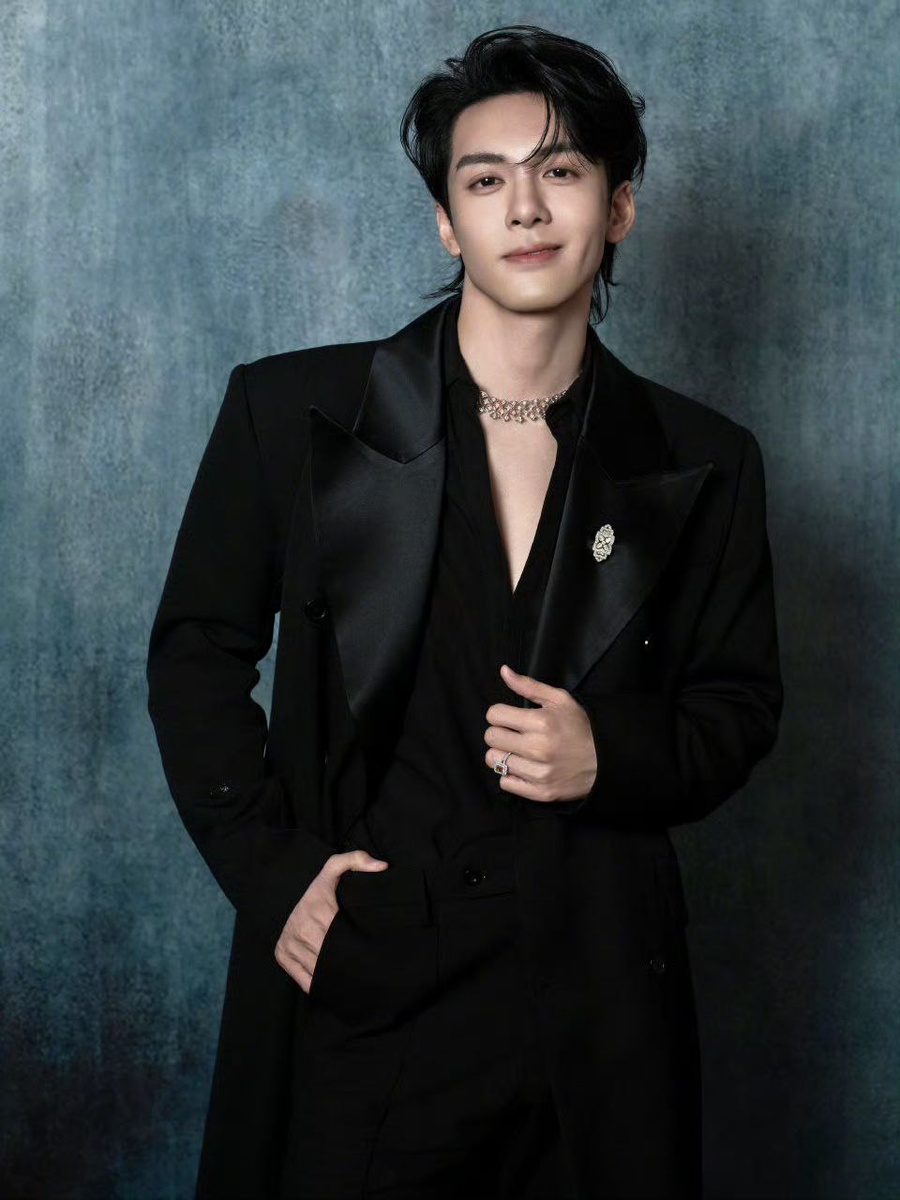 Цзэн Шуньси. Листайте галерею...