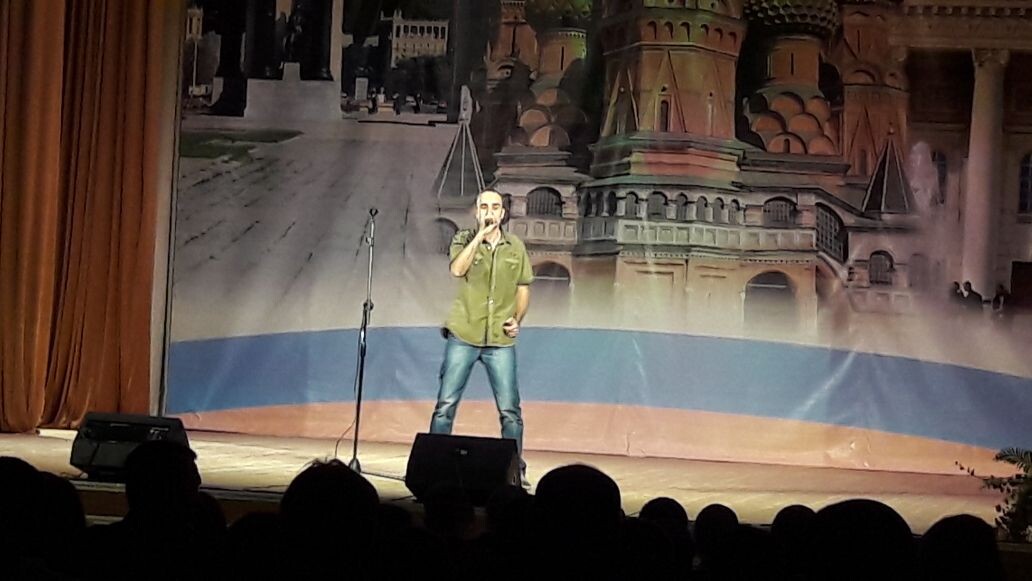 Мое выступление на концерте: "Просто друзья". Октябрь 2017. Фото автора.