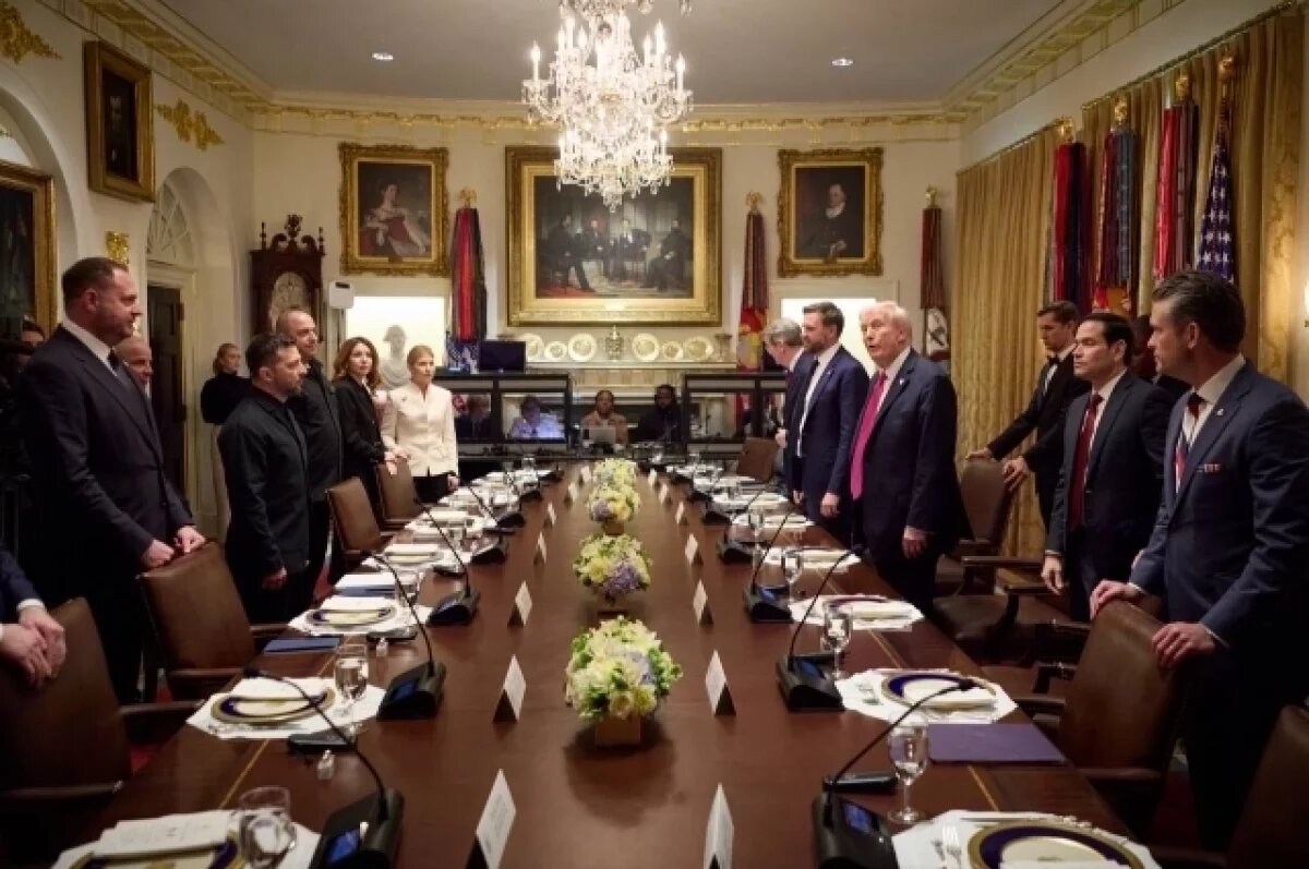    Трамп показал пренебрежение к Зеленскому на обеде в Белом доме