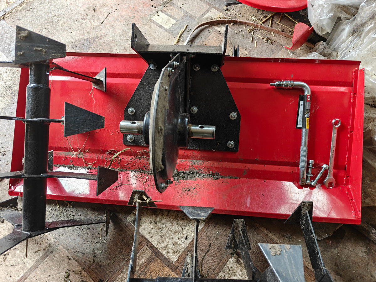 Агромаш МТ-110, штатная активная фреза