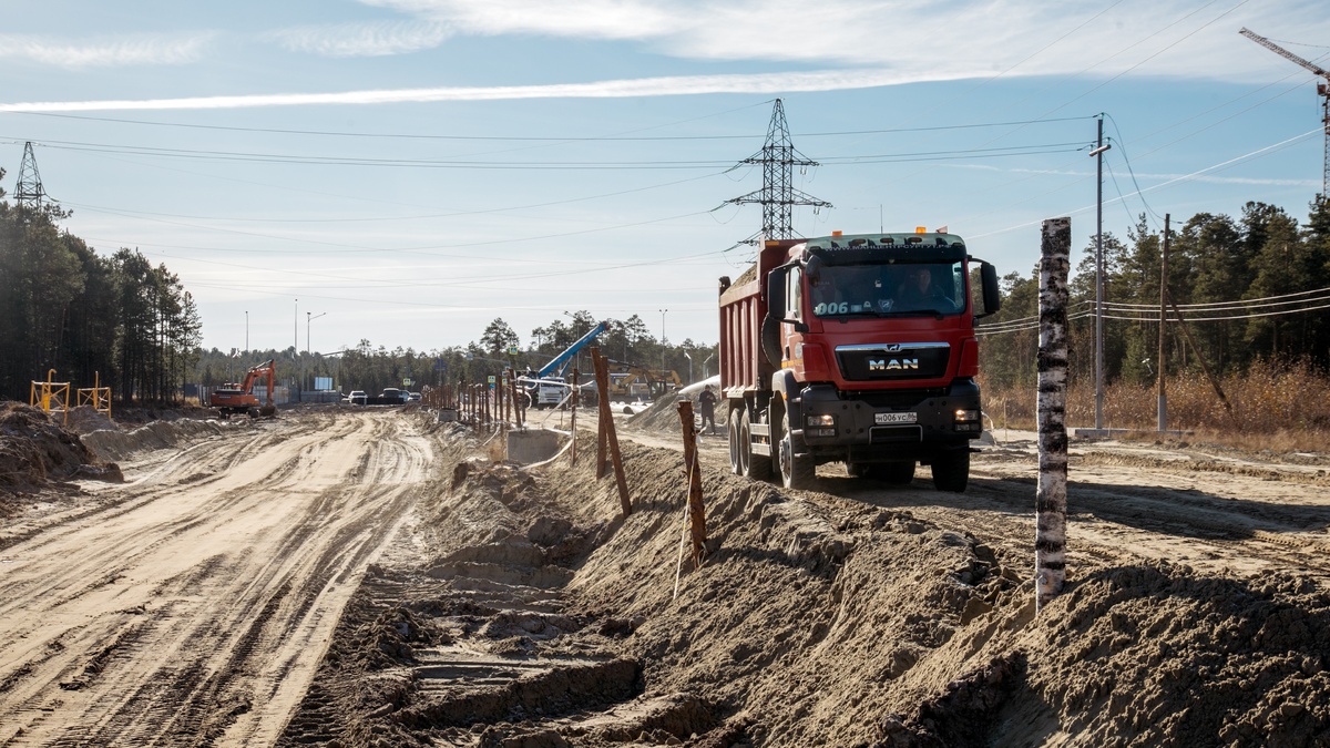    В Сургуте строят дорогу, которая разгрузит Тюменский тракт в часы пик