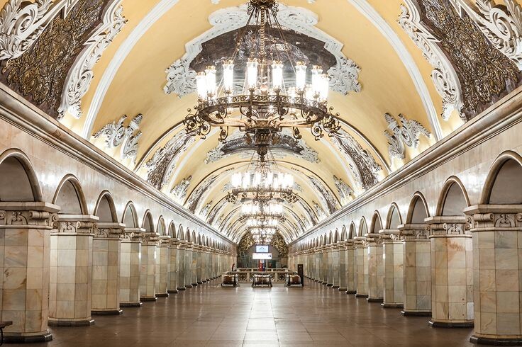 Метро Комсомольская (Москва, Россия)