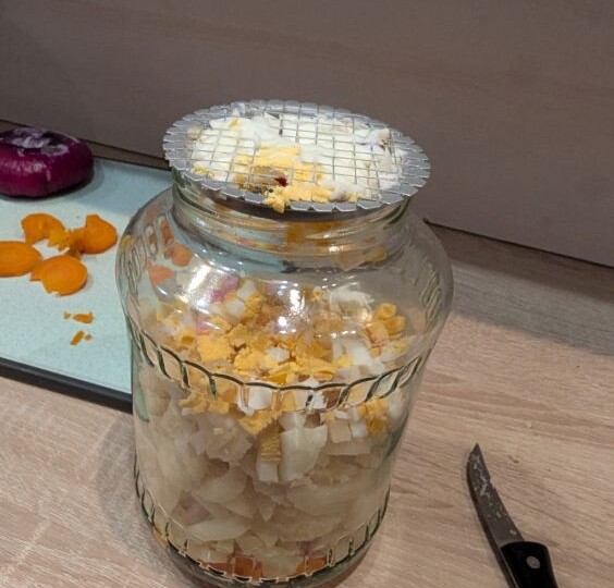 Винегретница. У кого такая есть?