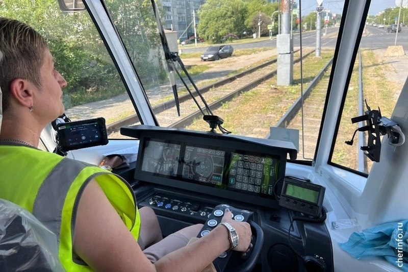    9 октября 1956 года по улицам Череповца прошел первый трамвай. Маршрут "единицы" был коротким и назывался "Фабрика обуви - Завод"