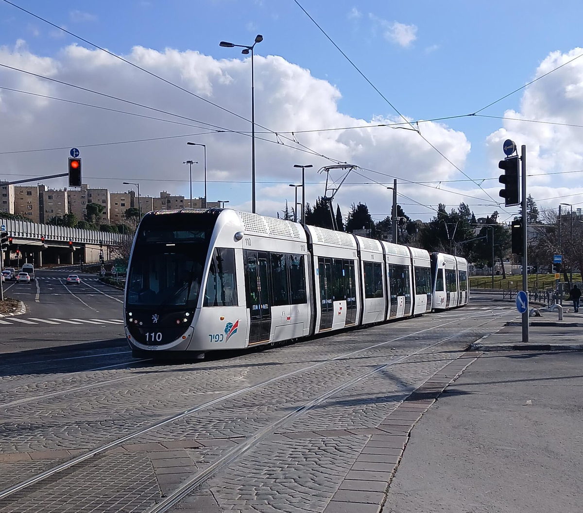 Трамвай Urbos 100 производства CAF в Восточном Иерусалиме. Источник: Alexlal24/wikimedia