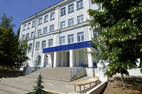    Школа № 8 (фото с официального сайта школы)