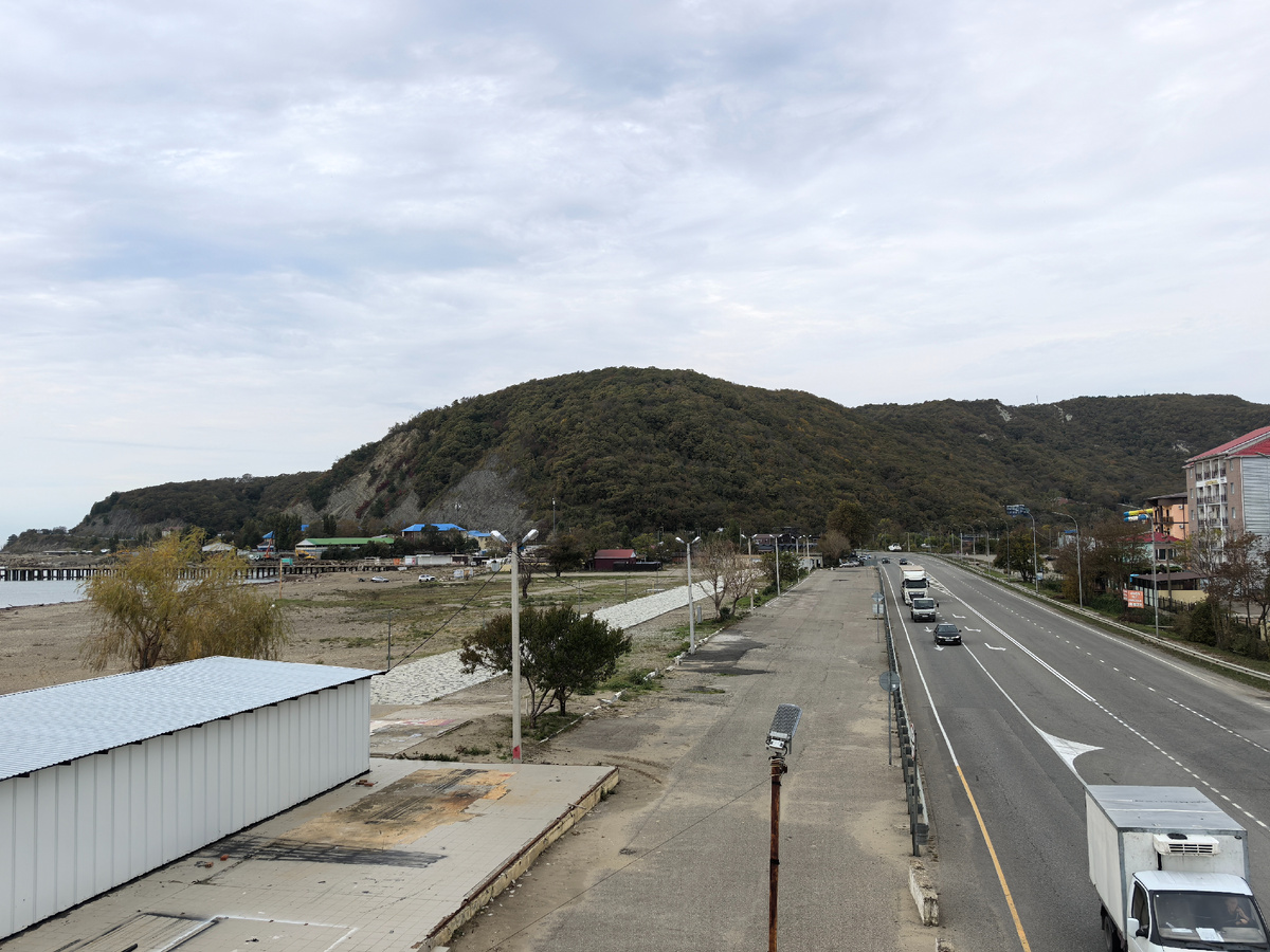 Идем по пешеходному переходу