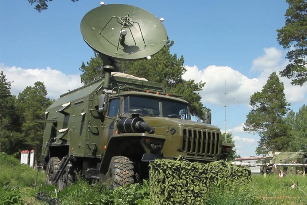Радиостанция спутниковой связи Р-441 "Ливень"