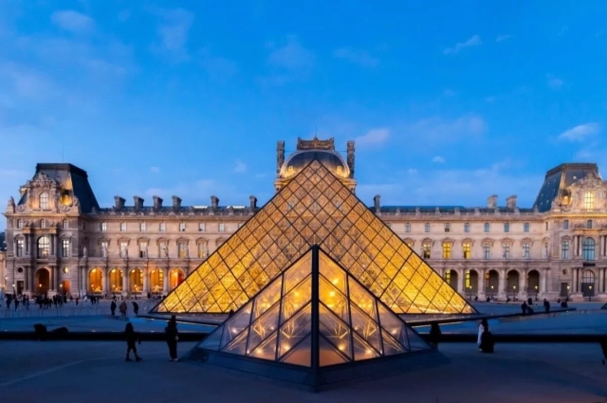    В ограблении Лувра участвовала группа из четырех преступников