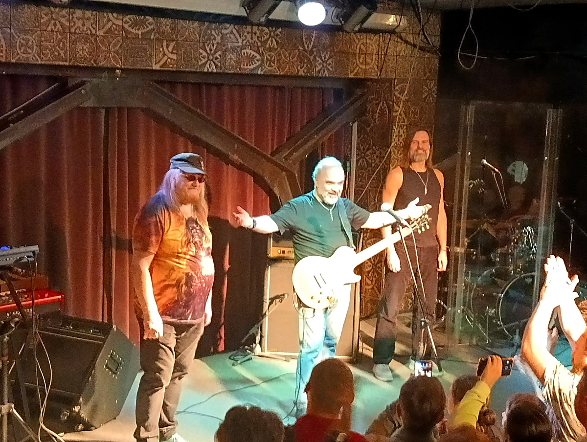 Группа "Чёрный кофе".