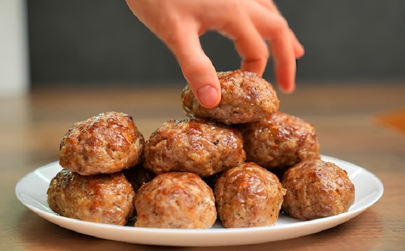 Пышные котлеты из духовки: быстрый семейный ужин с пользой и вкусом
