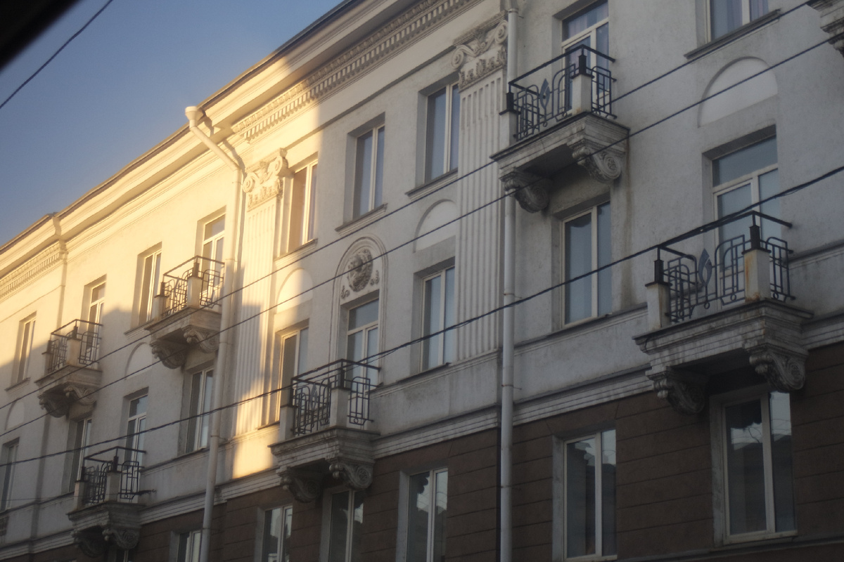 раньше улциа Ленина называлась Заморской... забавное название! 