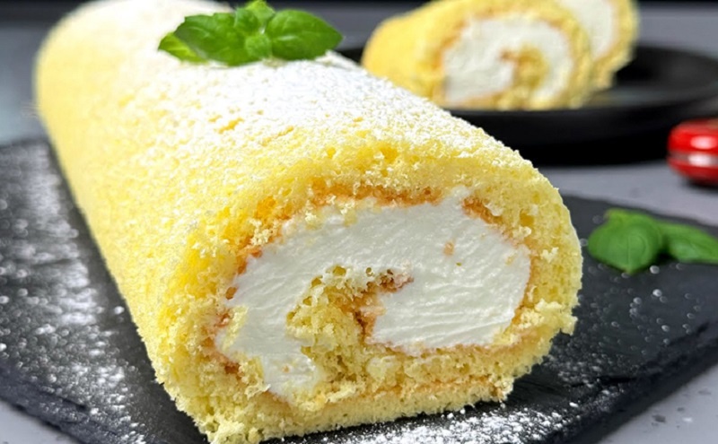 Самый вкусный и нежный бисквитный рулет: аромат детства и секрет нежного крема