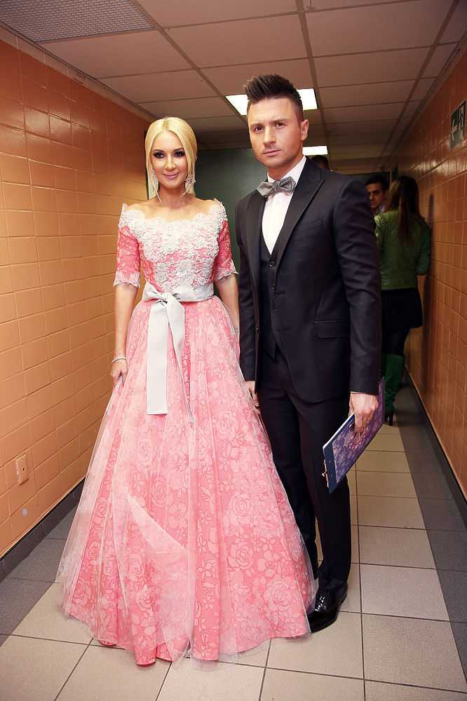 Платье Лере явно не по возрасту