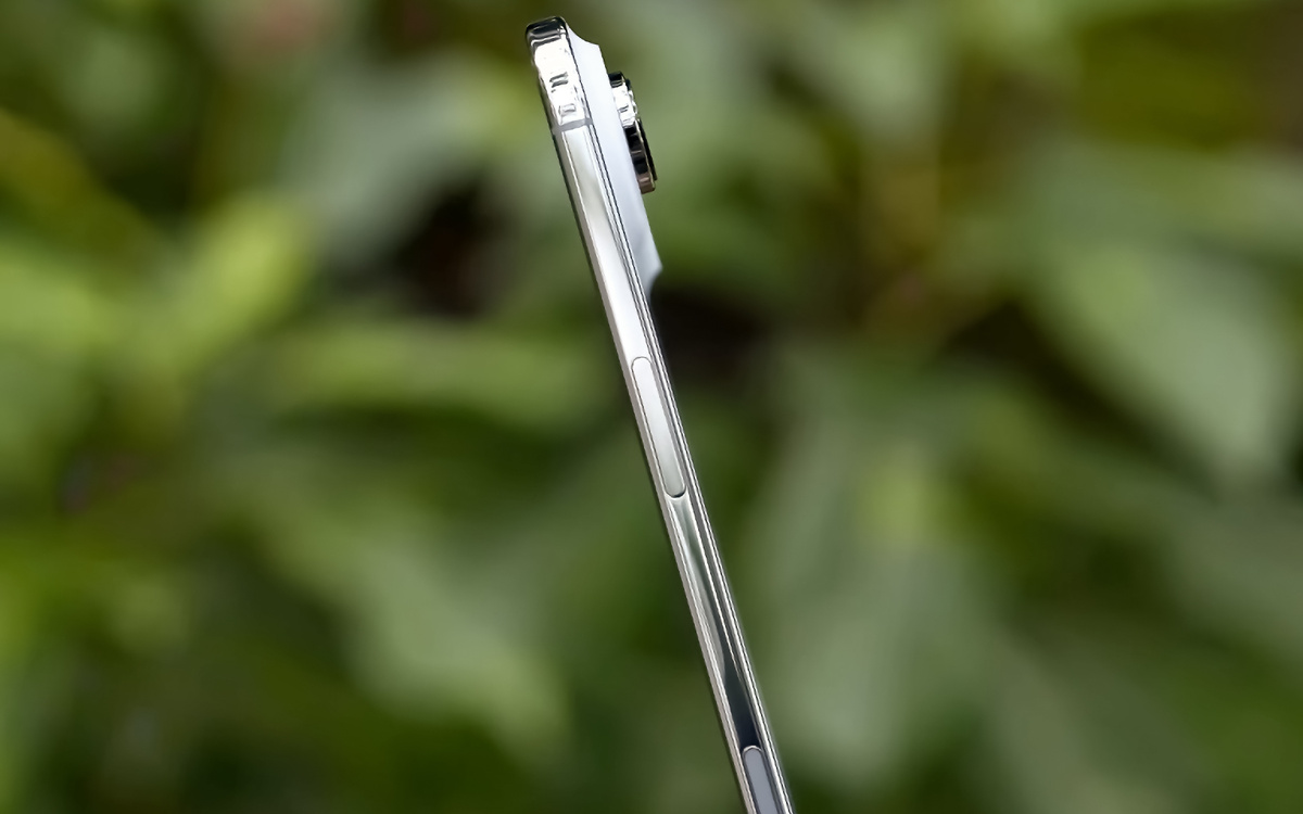 Боковая грань Apple iPhone Air