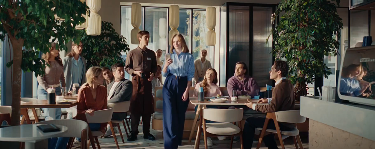 Кадр из рекламы ВТБ "Перевод ЗП в ВТБ" (2025)