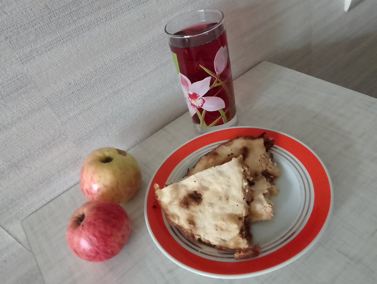 Запеканка, компот и яблоки - на обед, фото автора 