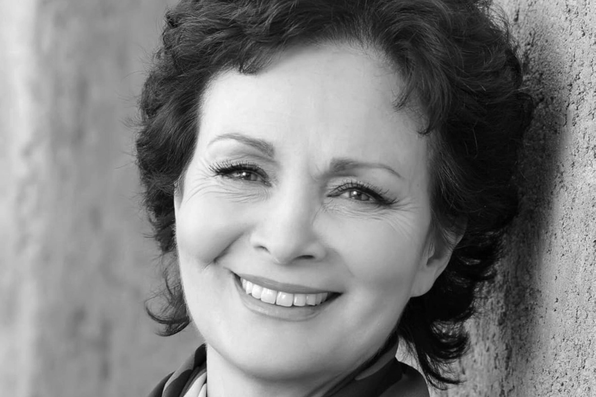     Умерла победившая лейкемию актриса фильма «Украденные поцелуи» и сериала «Салон красоты» Мартина Брошар