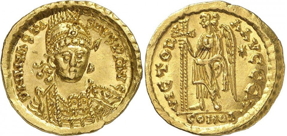 Солид 492-507 гг. На одной стороне портрет императора Анастасия I, на другой - Виктория (победа)