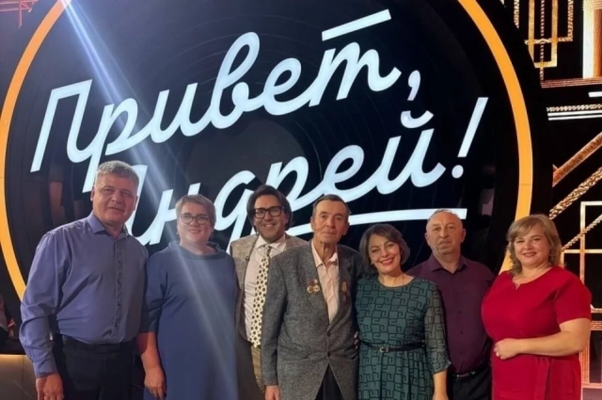    Жители Кыштовки спели песню «Деревенька» в программе Андрея Малахова