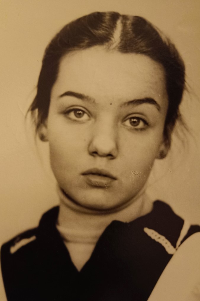 Я - школьница.