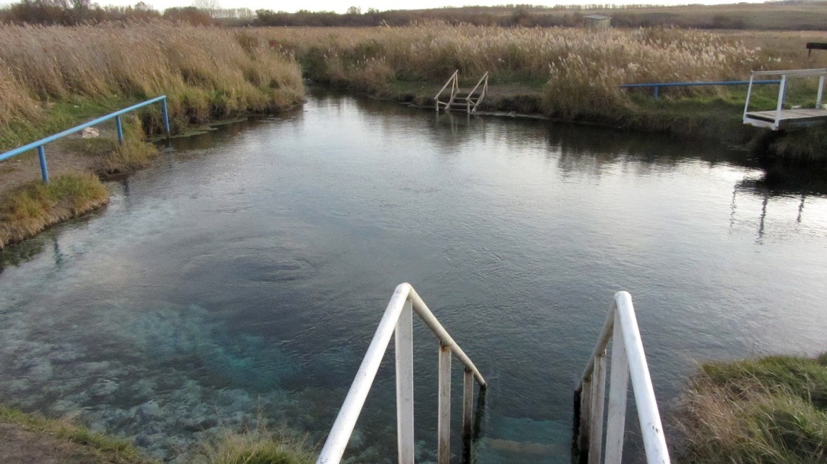 Бурлящее озеро Вонючка, оборудованная для купания