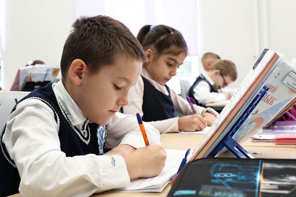    В Химках по президентской программе модернизировали одну из старейших в городе школ / Медиасток.рф