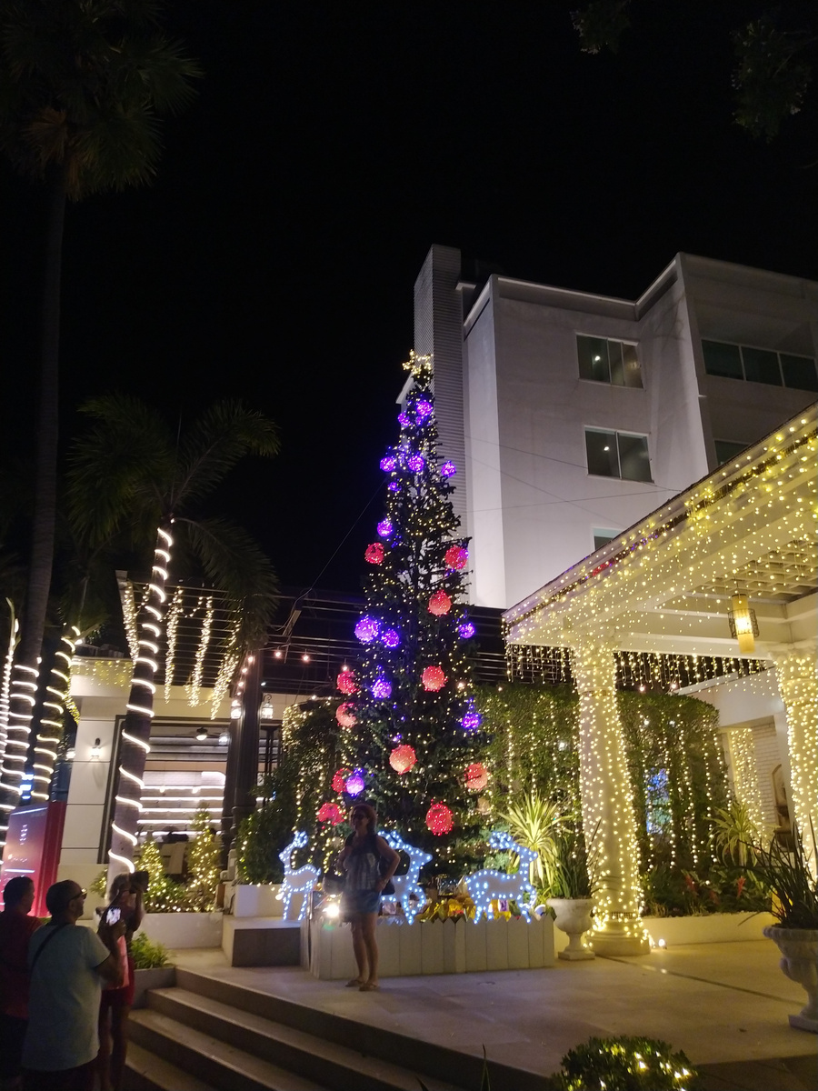 Как украшают Пхукет на Новый Год