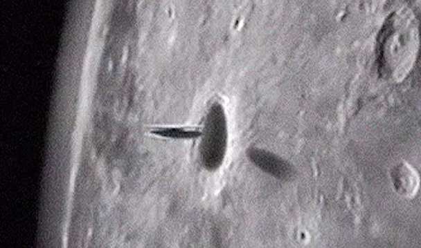 Почему высокопоставленные лица Китая начали говорить, что на Луне обнаружена инопланетная база?