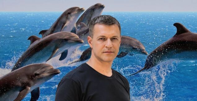 Константин Стрельников: «Дельфины - подводные ангелы». После съёмок в кино актёр полюбил плавание с ними