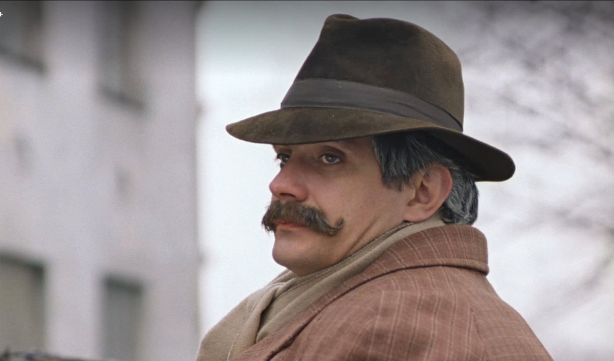 Кадр из кинофильма "Приключения Шерлока Холмса и доктора Ватсона: Собака Баскервилей", 1981 г., режиссер Игорь Масленников, сценаристы Юрий Векслер, Игорь Масленников, композитор Владимир Дашкевич (скриншот) 