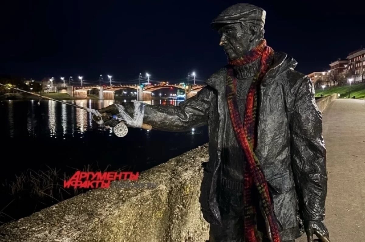    У тверского рыбака и его кота появились шарфики