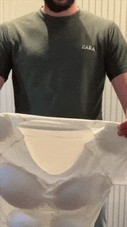 Я отправил ей 15 кг мяса вместо 101 розы, а её отец добавил меня в группу «СЕМЬЯ».