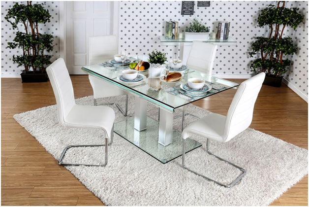 Обеденный стеклянный стол
