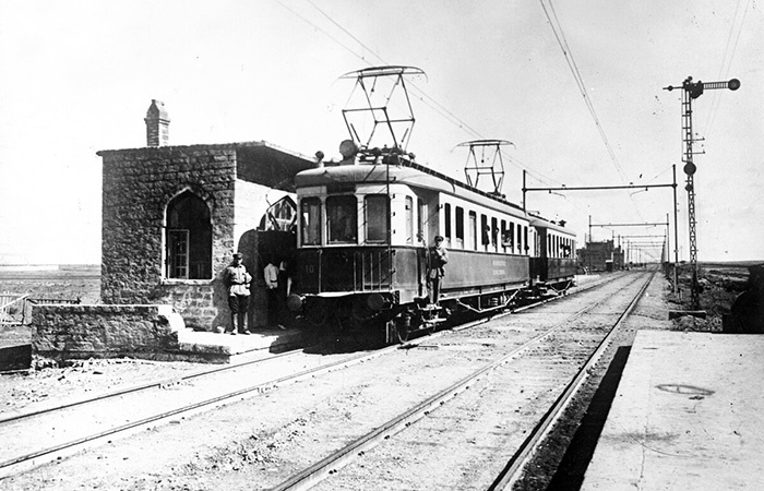 Первые электровозы были малоэффективны