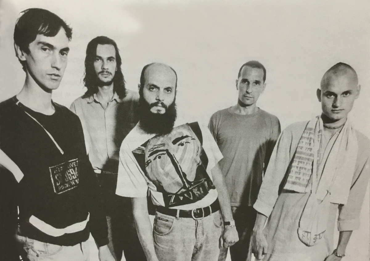 Группа «Звуки Му», слева направо: Павел Хотин, Алексей Бортничук, Александр Липницкий, Петр Мамонов, Алексей Павлов. Фото из архива А. Липницкого, 1989 г.