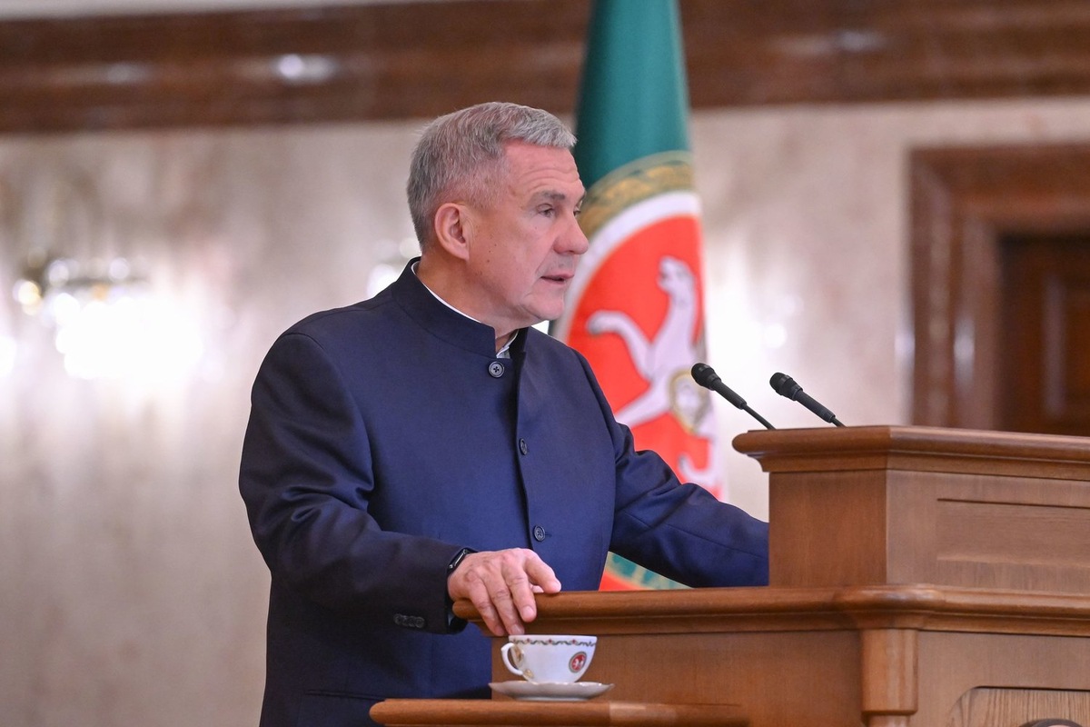    Особый акцент раис республики сделал на посвящении следующего года: 2026-й объявлен в Татарстане Годом воинской и трудовой доблести. Пресс-служба раиса Республики Татарстан