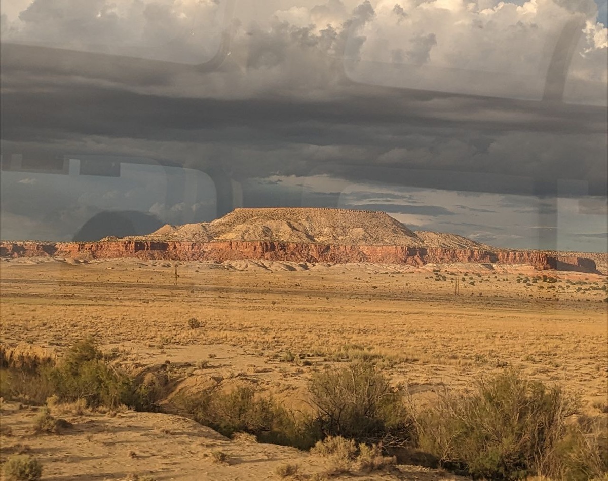 И с такими видами мы проснулись на второй день пути.