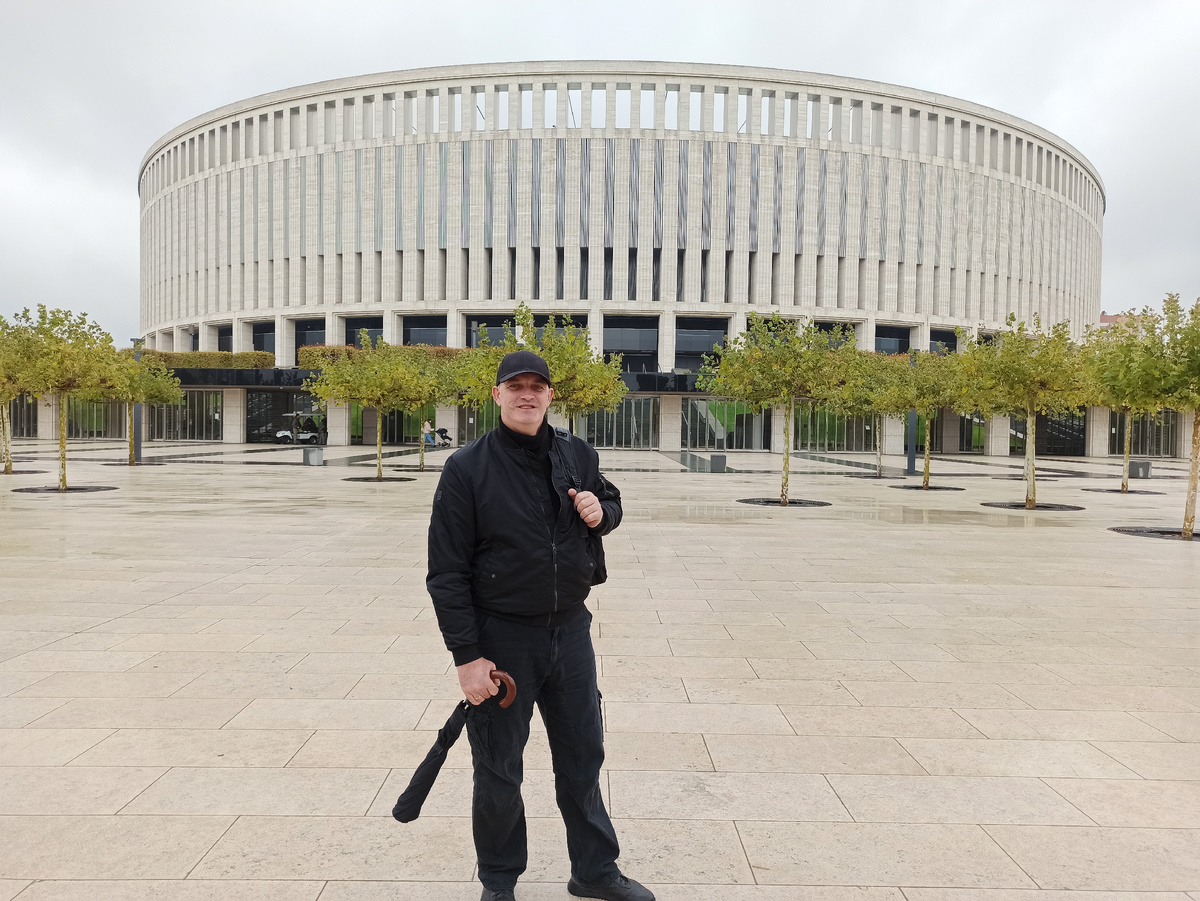 У стадиона Краснодар!