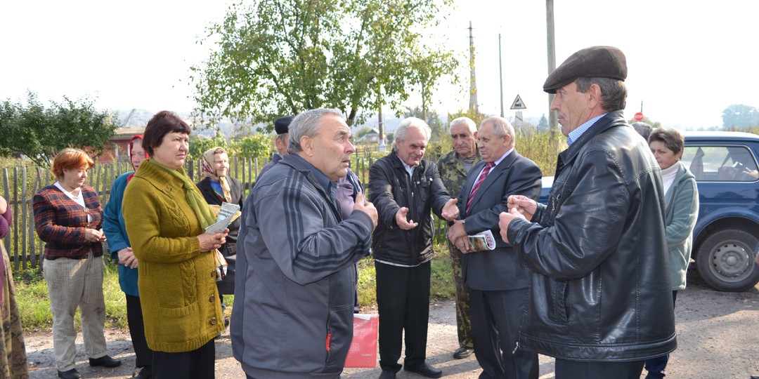 В деревне не было контейнеров, мусоровозы не ездили, площадки существовали на бумаге — но суд все равно заставил платить за мусор
