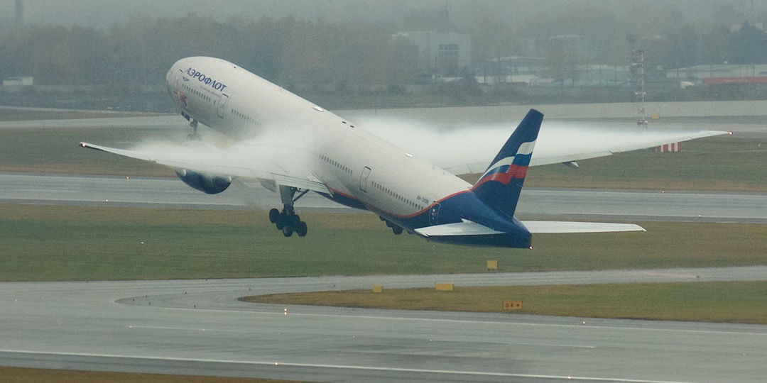 Споттинг в Шереметьево: что я сфотографировал, стоя под дождем рядом с взлетно-посадочной полосой и на диспетчерской вышке