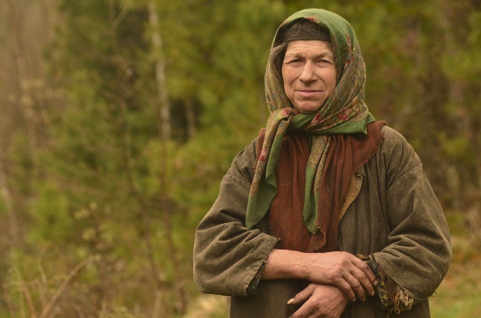    Отшельница Агафья Лыкова из Хакасии пожаловалась на осаждающего ее заимку медведя. Данил БАРАШКОВ